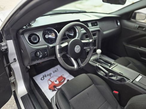 Used 2011 Ford Mustang Coupe w/ 101A Rapid Spec Order Code image 19