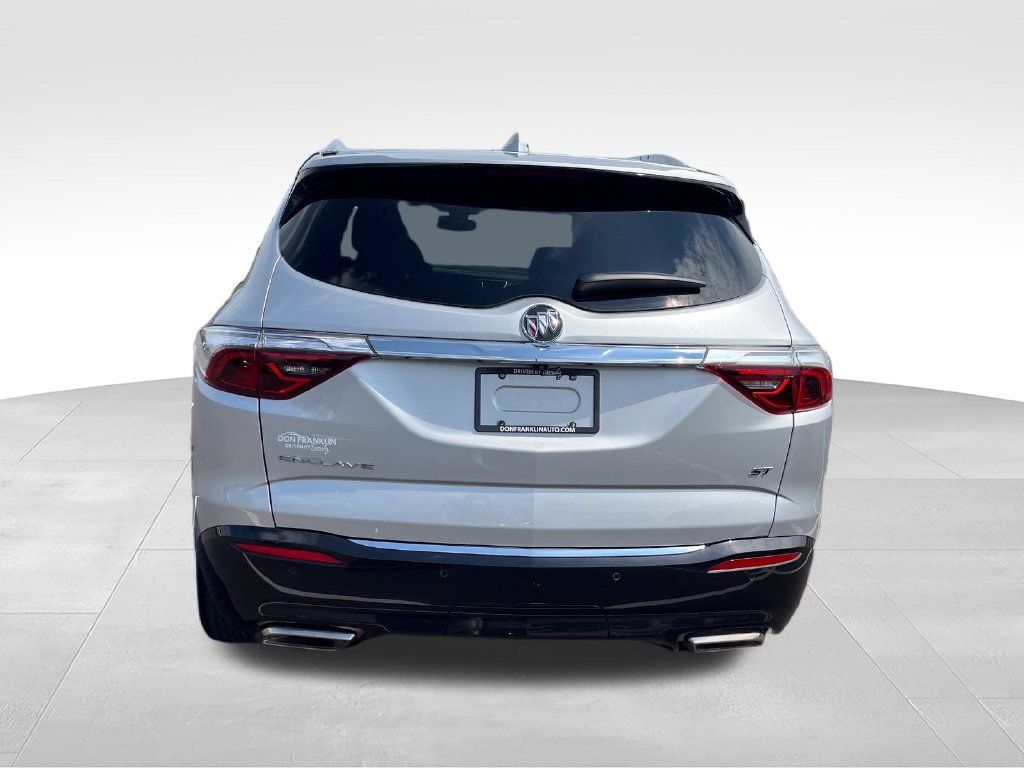 Used 2022 Buick Enclave Essence w/ Sport Touring Edition FWD image 4