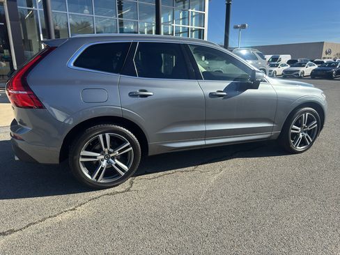 Used 2021 Volvo XC60 T5 Momentum w/ Premium Package image 6