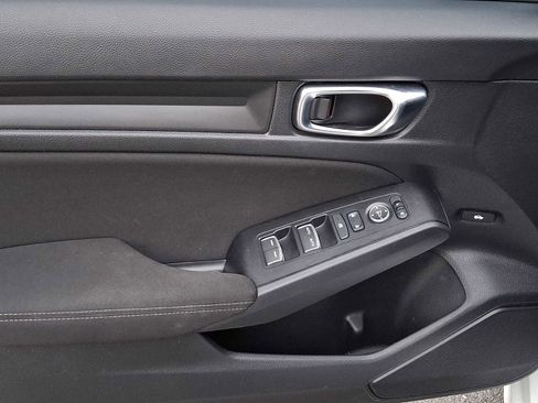 Used 2025 Honda Civic Sport image 12