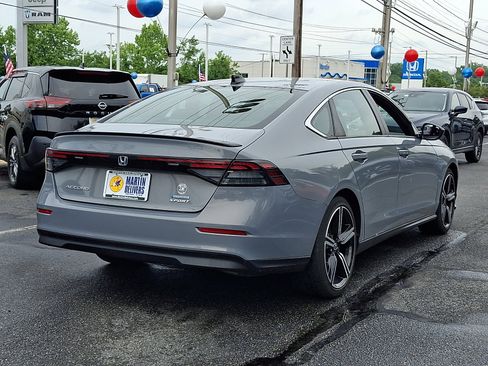 Used 2023 Honda Accord Sport image 4