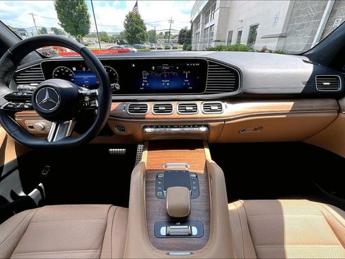 Certified 2026 Mercedes-Benz GLS 580 4MATIC image 15