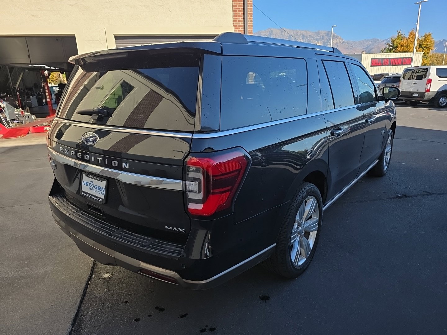 Used 2024 Ford Expedition Max King Ranch AWD/4WD image 31