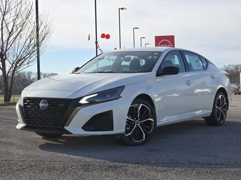 New 2025 Nissan Altima 2.5 SR image 33