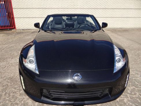 Used 2014 Nissan 370Z Touring w/ Sport Package RWD image 7