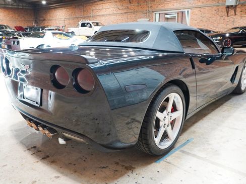 Used 2005 Chevrolet Corvette Convertible w/ Preferred Equipment Group RWD image 17