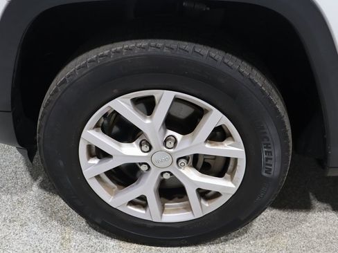 Used 2022 Jeep Grand Cherokee L Limited image 7