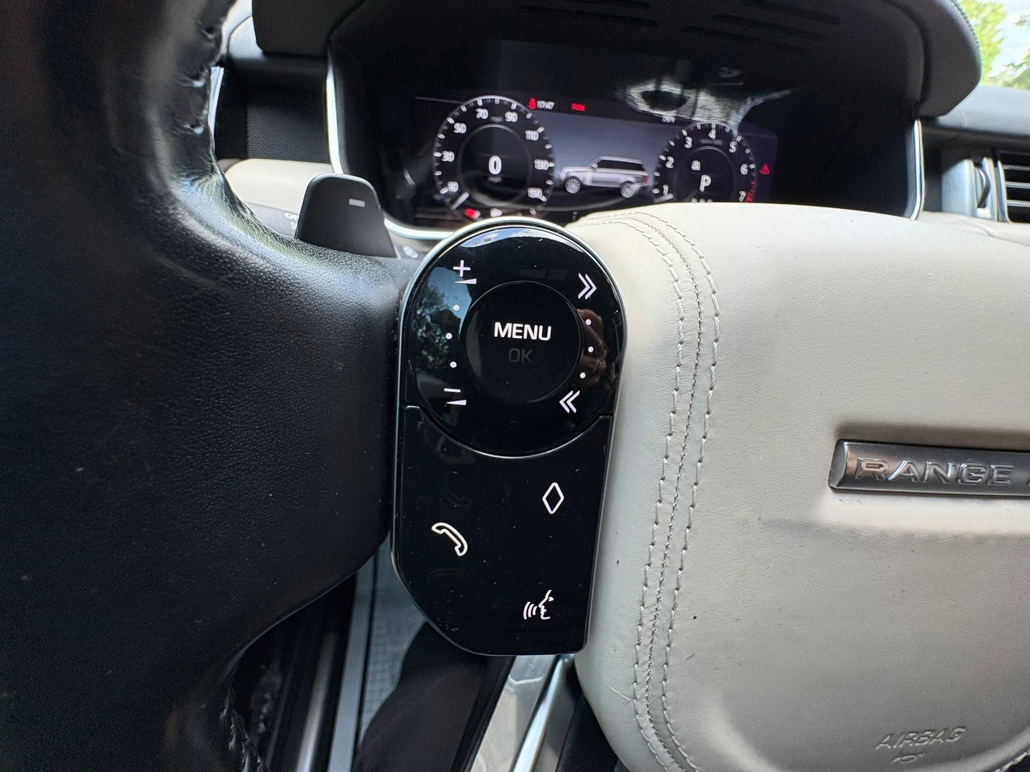 Used 2020 Land Rover Range Rover HSE AWD/4WD image 32