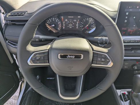 New 2026 Jeep Compass Latitude image 16