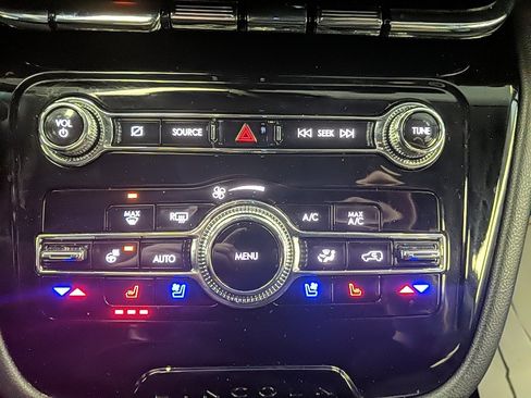 Certified 2022 Lincoln Corsair FWD w/ Equipment Group 101A image 20