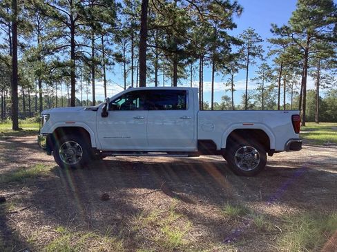 New 2025 GMC Sierra 2500 SLT w/ SLT Premium Package image 8