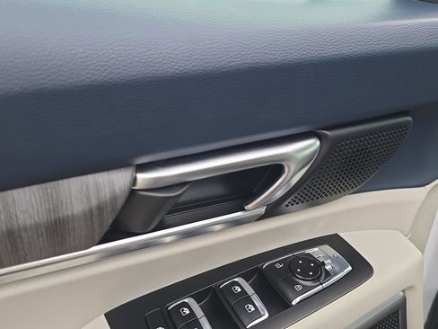 Certified 2024 Kia Telluride EX w/ EX Captain's Chair Package image 20