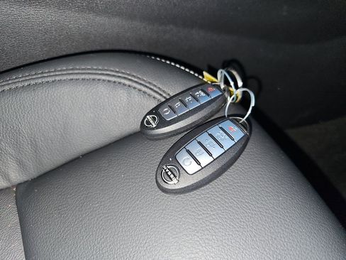 Used 2023 Nissan Altima 2.5 SR w/ SR Premium Package image 20