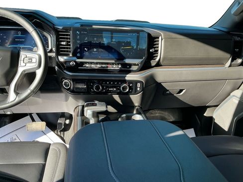 Used 2025 Chevrolet Silverado 1500 LT Trail Boss w/ LT Trail Boss Premium Package image 11