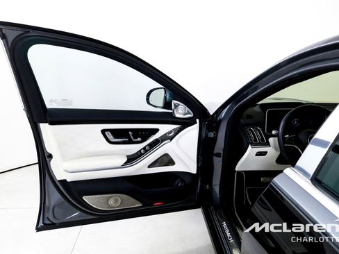 Used 2023 Mercedes-Benz Maybach S 680 4MATIC w/ Manufaktur Leather Package image 10
