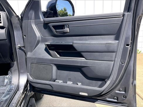 Used 2025 Toyota Tundra Limited AWD/4WD image 29