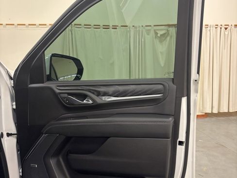 Used 2023 GMC Yukon XL Denali image 36