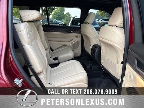 Used 2023 Jeep Grand Cherokee L Limited w/ Luxury Tech Group II AWD/4WD image 21