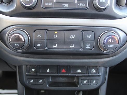 Used 2016 Chevrolet Colorado Z71 image 27