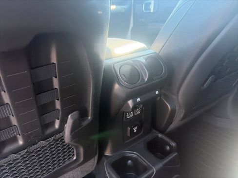 Used 2020 Jeep Gladiator Rubicon AWD/4WD image 27