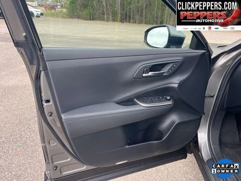 Used 2023 Toyota Crown Limited image 12