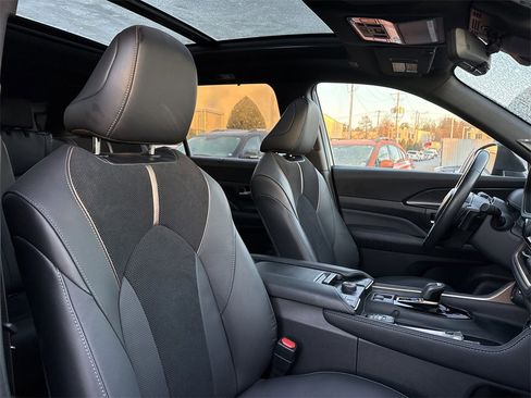 Used 2024 Toyota Grand Highlander AWD Hybrid image 19