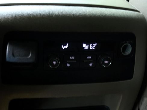 Used 2017 GMC Yukon SLT image 14