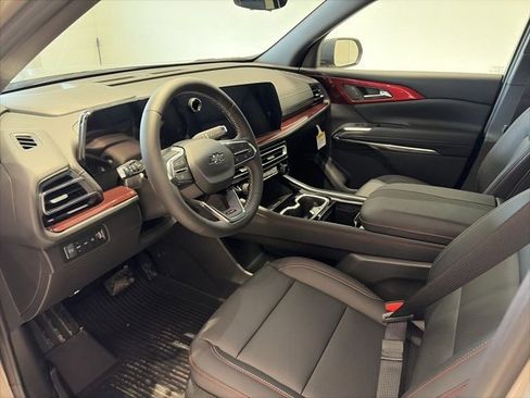 New 2026 Chevrolet Traverse Z71 w/ Driver Confidence Package image 8