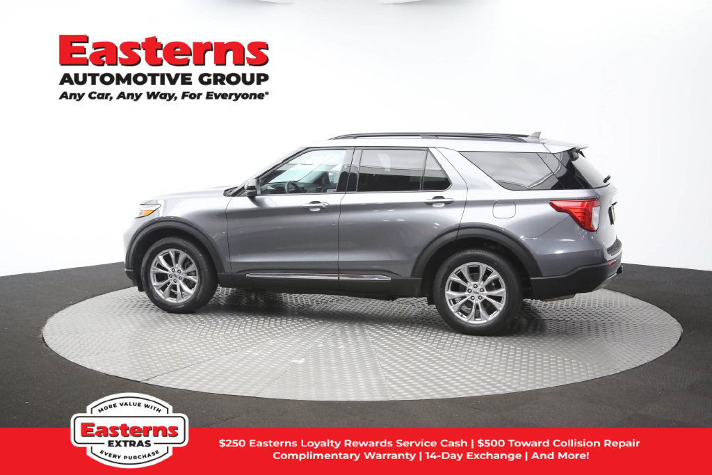 Used 2024 Ford Explorer XLT w/ Equipment Group 202A AWD/4WD image 65