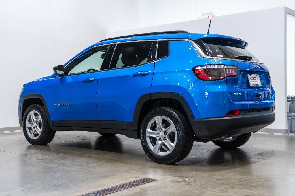 Used 2023 Jeep Compass Latitude w/ Convenience Group AWD/4WD image 7