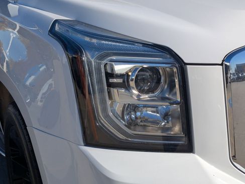 Used 2020 GMC Yukon XL Denali w/ Open Road Package image 11