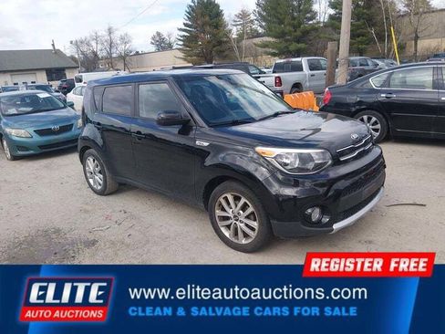 Used 2017 Kia Soul + image 1