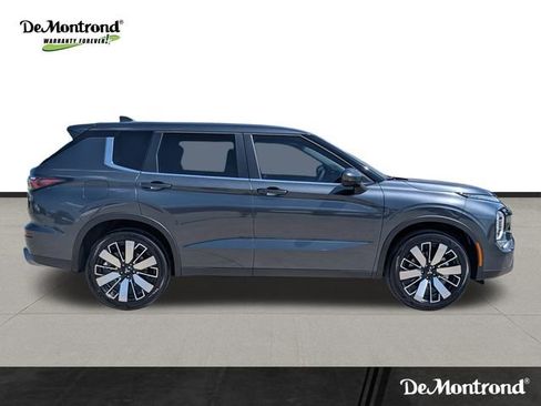New 2025 Mitsubishi Outlander SE image 4