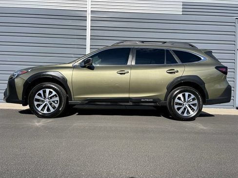 Used 2024 Subaru Outback Premium AWD/4WD image 23