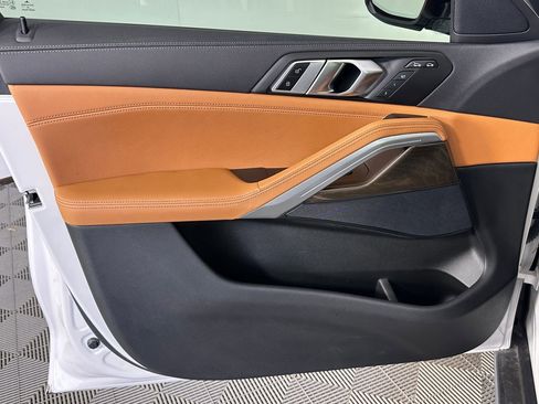 Used 2022 BMW X6 xDrive40i w/ Premium Package image 10