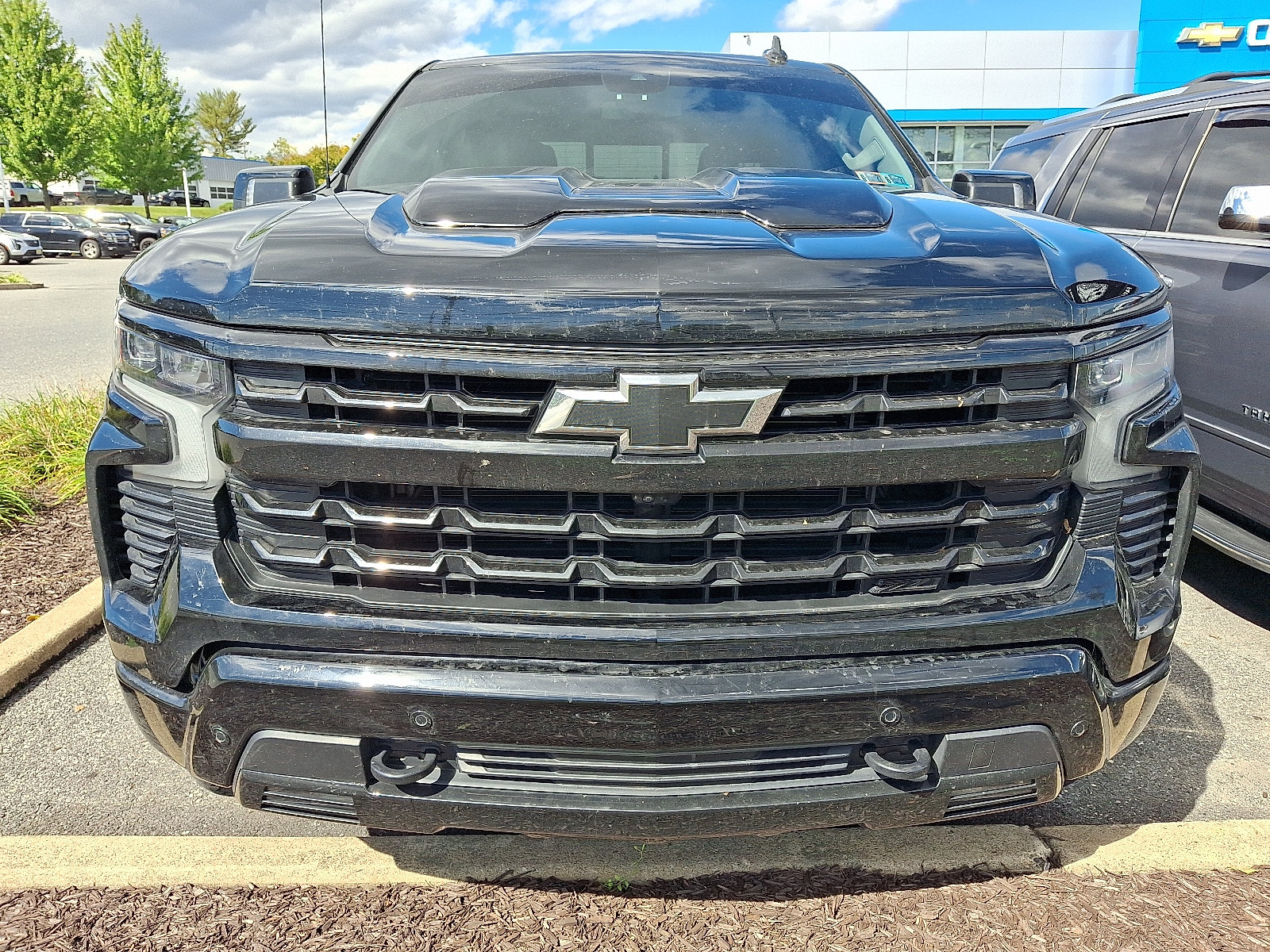 Used 2025 Chevrolet Silverado 1500 LT Trail Boss w/ LT Trail Boss Premium Package AWD/4WD image 2