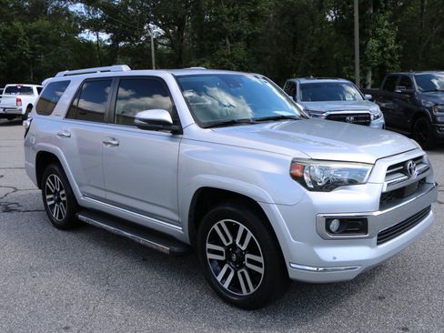 Used 2020 Toyota 4Runner Limited AWD/4WD image 10