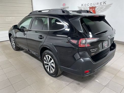 Used 2024 Subaru Outback Premium AWD/4WD image 4