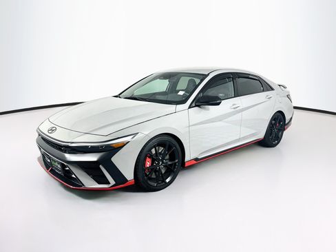 Used 2025 Hyundai Elantra N FWD image 3