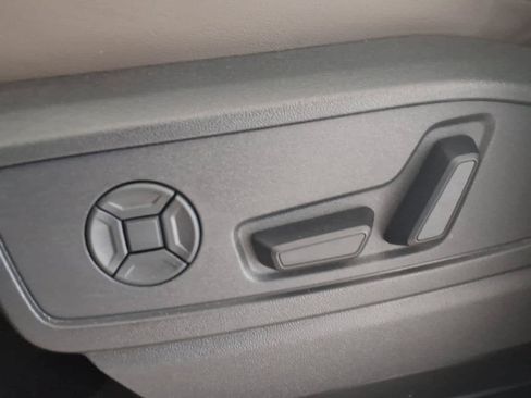 Used 2025 Audi Q5 Premium w/ Premium Plus AWD/4WD image 19