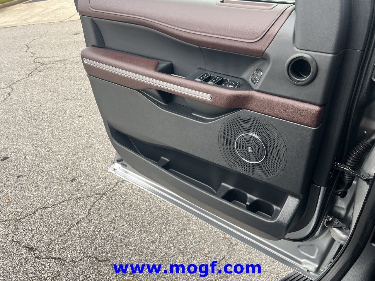Certified 2024 Ford Expedition Limited RWD image 18