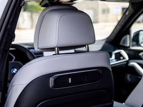 New 2026 BMW X7 xDrive40i w/ Executive Package image 21