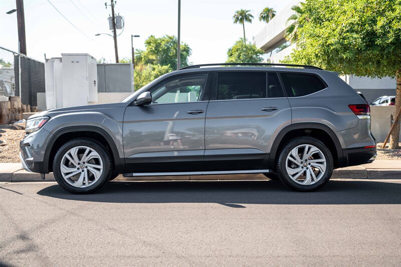 Used 2021 Volkswagen Atlas SE w/ Panoramic Sunroof Package FWD image 2
