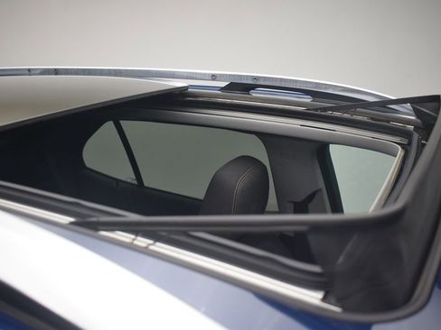 Used 2021 Chevrolet Equinox LT image 16