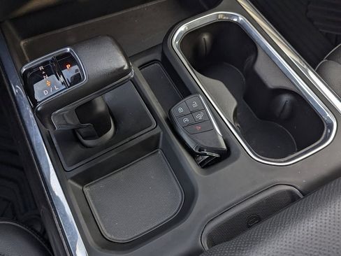 Used 2022 Chevrolet Silverado 1500 LTZ image 40