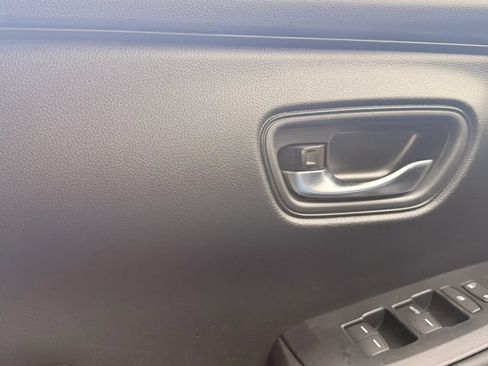 Used 2023 Honda HR-V LX image 26