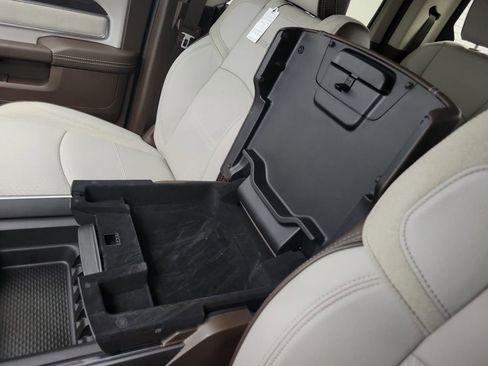 Used 2025 RAM 2500 Laramie image 29