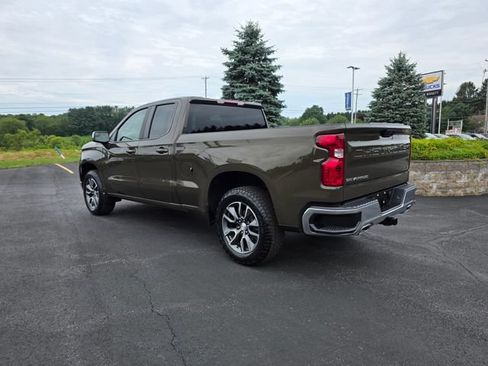 Used 2023 Chevrolet Silverado 1500 LT AWD/4WD image 2