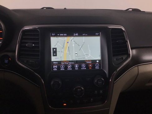 Used 2018 Jeep Grand Cherokee Limited image 18