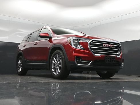 Used 2024 GMC Terrain SLT w/ Tech Package FWD image 45